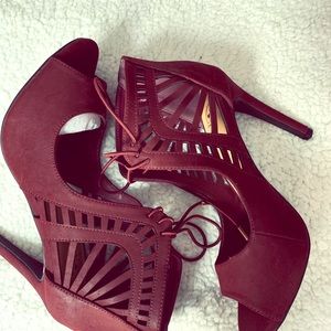 Catwalk-S burgundy heels